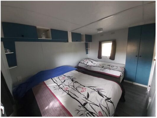 Mobilhome sous le Petit Bois