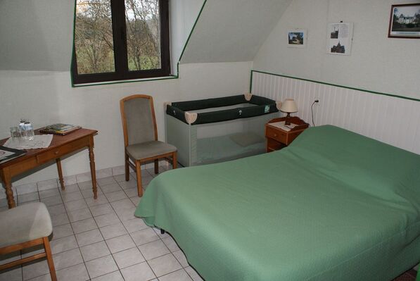 chambre-d-hotes-le-perron-souce-53-hlo-8