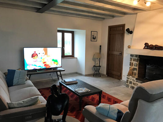 gite-montebrun-salon