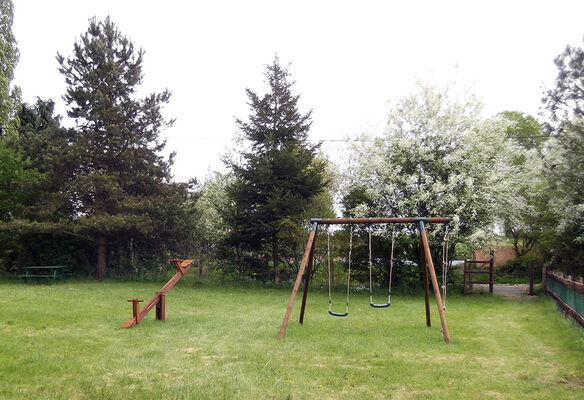 Gîte Jouet à Loupfougères - jardin