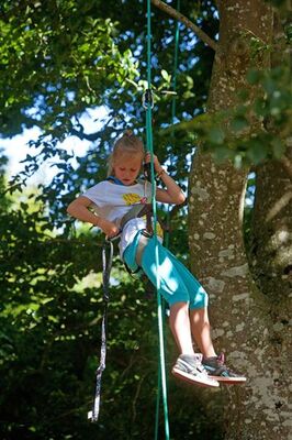 parcours-accrobatique-en-hauteur-parc-de-loisirs-de-la-colmont-gorron-53-asc-3
