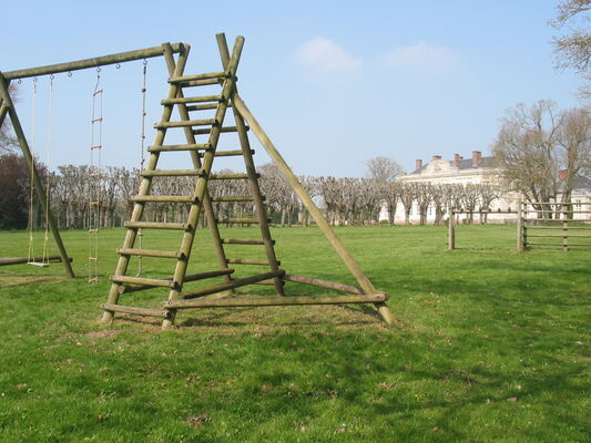 prairie et jeux pour les enfants