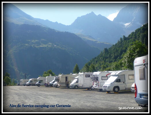 A AIRE DE CAMPING CAR -GAVARNIE