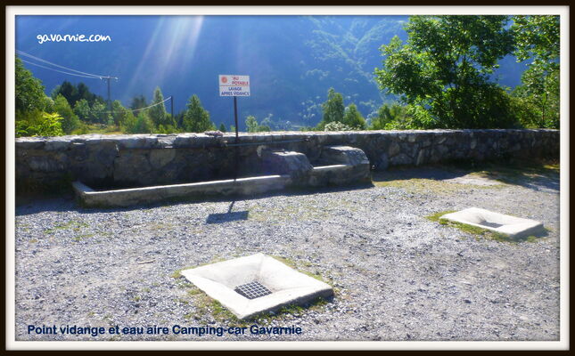 AIRE DE CAMPING CAR -GAVARNIE-point eau