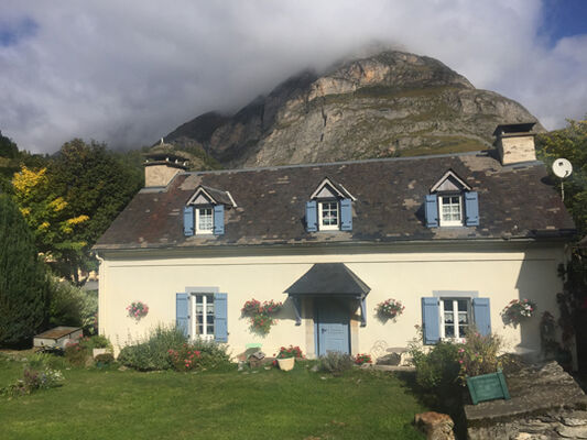 1-exterieur-soubirous-gavarnie-HautesPyrenees