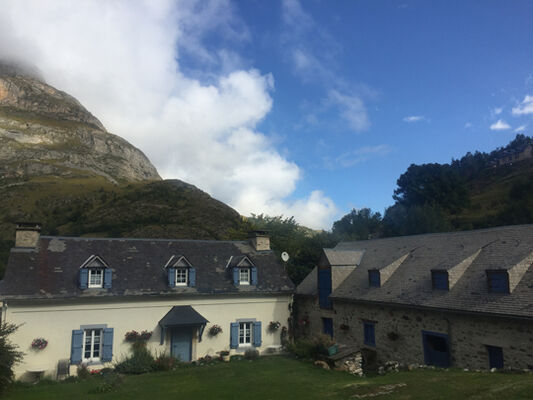 14-exterieur-soubirous-gavarnie-HautesPyrenees