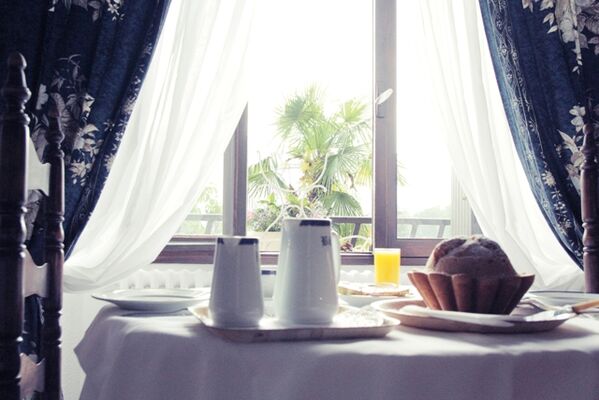 tablepetitdejeuner-hotelbeausite-argelesgazost-HautesPyrenees.jpg