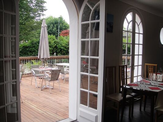 terrasse2latabledayzi-argelesgazost-hautesPyrenees.jpg