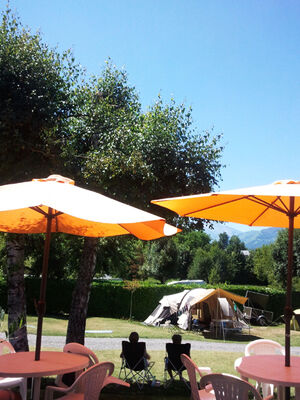 terrasse3-campingdulac-arcizansavant-HautesPyrenees