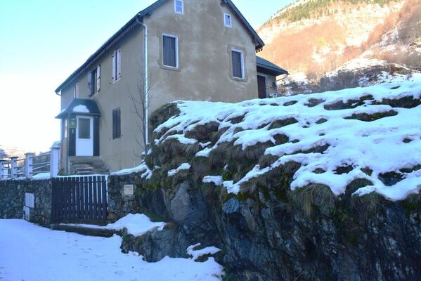 P-exterieurneige-couratde-gavarnie-HautesPyrenees