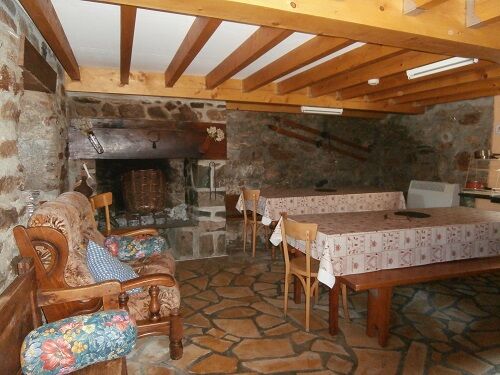 Cuel Gîte Le Saugué-salle à manger