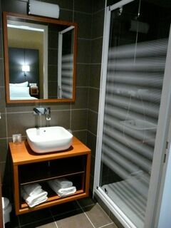 HOTEL BRECHE DE ROLAND - Salle d'eau 3