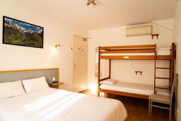 SIT-Hotel-Gare-Pierrefitte-Hautes-Pyrenees (12)