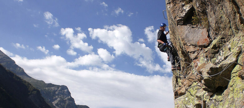 Via-ferrata-gedre©bureaudes