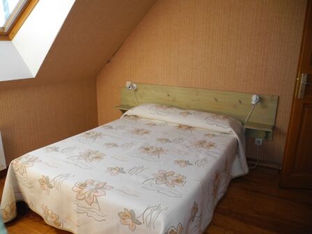 chambre-habatjou1-ayzacost-HautesPyrenees.jpg