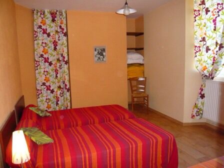 chambre3viscos-hemadou-agosvidalos-HautesPyrenees.jpg