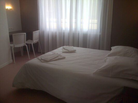 chambre1-clairevie-argelesgazost-HautesPyrenees