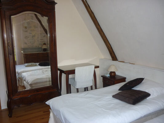 chambre1-dubie-arrensmarsous-HautesPyrenees