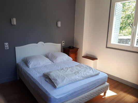 chambre1-philippart-argelesgazost-HautesPyrenees