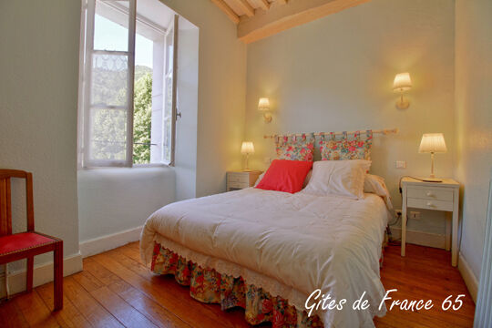 chambre1-sarthe-arrasenlavedan-HautesPyrenees