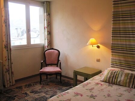 chambre1bis-hotelleviscos-saintsavin-hautespyrenees