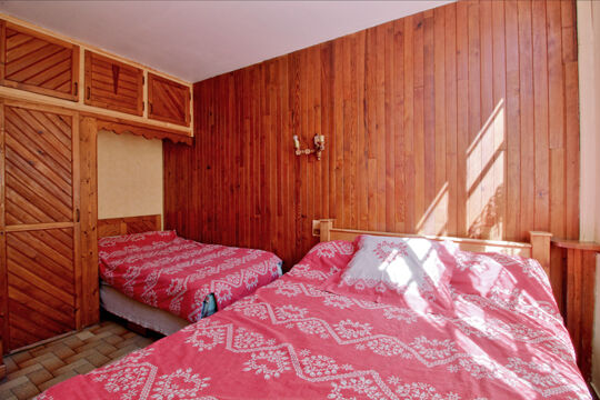chambre2-accornero-esquiezesere-HautesPyrenees