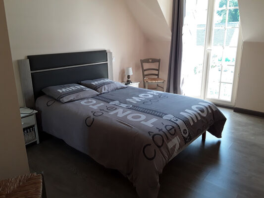 chambre2-cousin-adast-HautesPyrenees