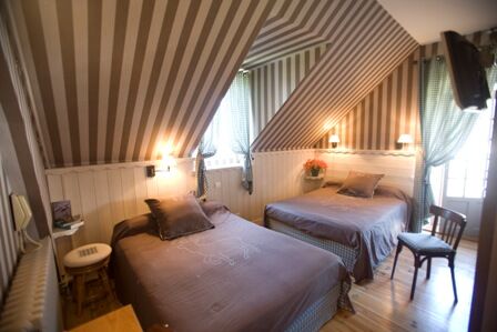 chambre2-hotelbonrepos-jarno-argelesgazost-HautesPyrenees.jpg