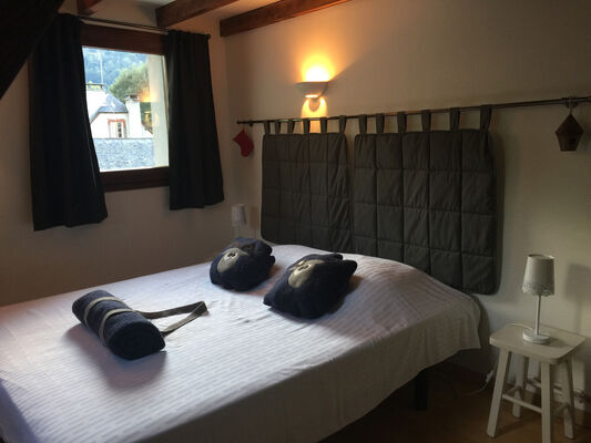 chambre2-maisoncamelat-arrensmarsous-HautesPyrenees