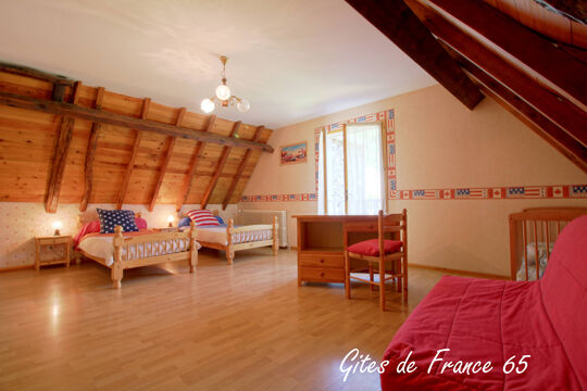chambre2-sarthe-pierrefittenestalas-HautesPyrenees