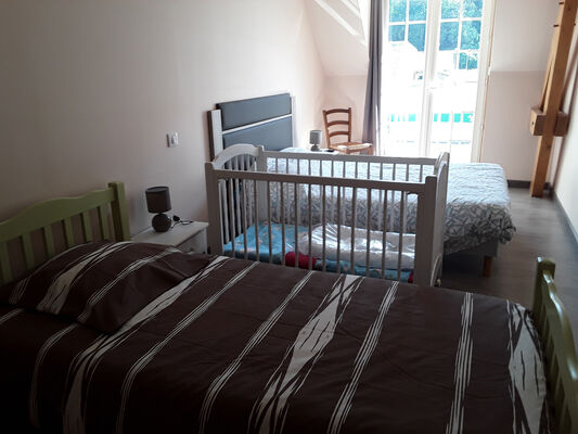 chambre3-cousin-adast-HautesPyrenees