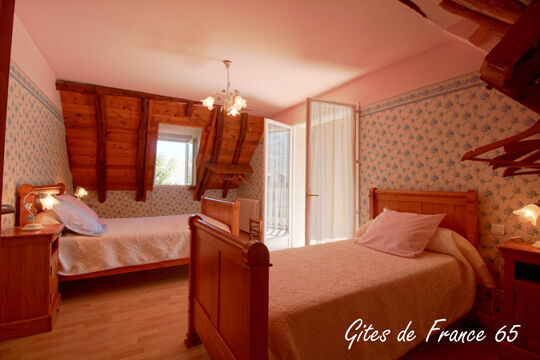 chambre4-sarthe-pierrefittenestalas-HautesPyrenees