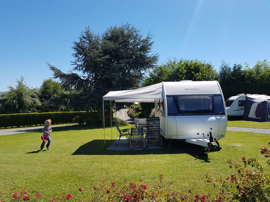 emplacement1-campingdulac-arcizansavant-HautesPyrenees