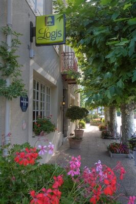 entrée2-hotelbonrepos-jarno-argelesgazost-HautesPyrenees.jpg
