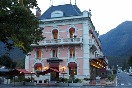 facade-grandhoteldefrance-pierrefittenestalas-HautesPyrenees- christinecayre.jpg