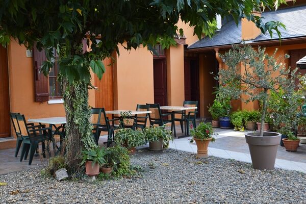 hoteldelagare-terrasse-pierrefittenestalas-HautesPyrenees