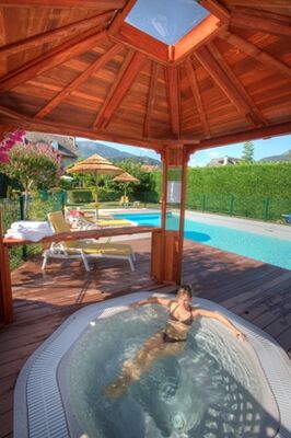 jacuzziext-hotelbonrepos-jarno-argelesgazost-HautesPyrenees.jpg