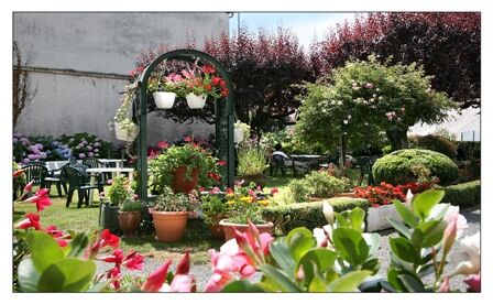 jardin-hotellesoleillevant-argelesgazost-hautespyrenees.jpg