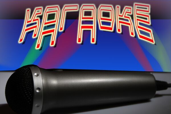 karaoke-1545663_1920