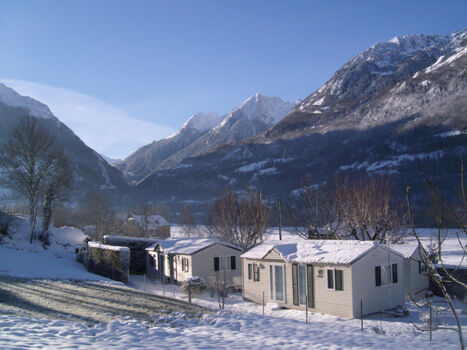 mobilhomeneige-airotelpyrenees-esquiezesere-HautesPyrenees