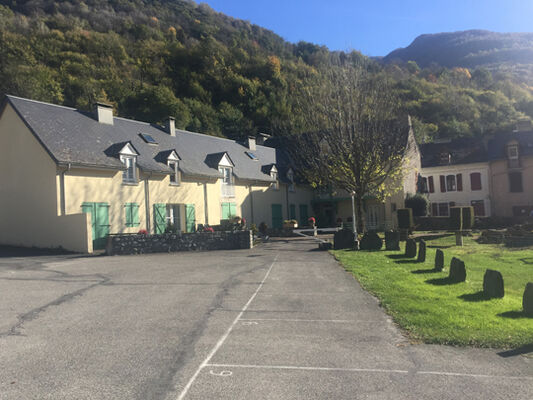 parking1-theil-esterre-HautesPyrenees
