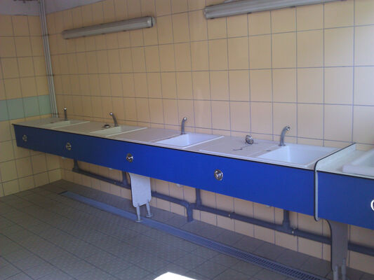 sanitaire-bergerie-gavarnie-HuatesPyrenees