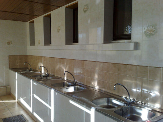 sanitaires-campingdulac-arcizansavant-HautesPyrenees