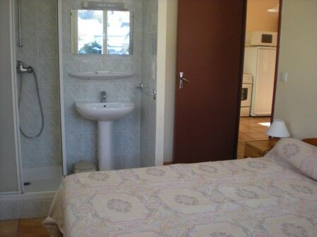 salledebain-chambre-cazenavepibeste-argelesgazost-HautesPyrenees