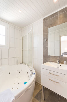 salledebain-lescimes-argelesgazost-HautesPyrenees