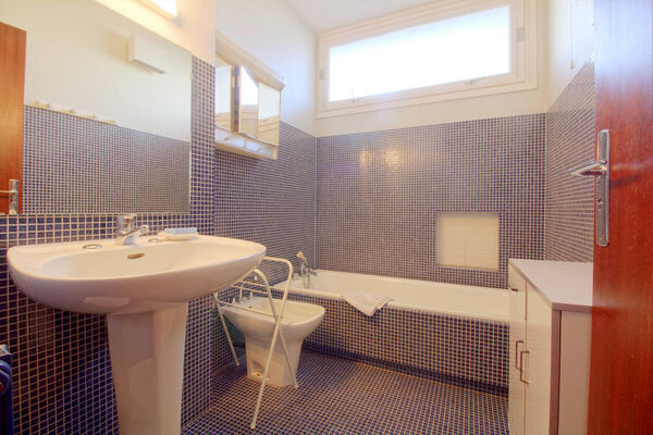 salledebain1-vedere-argelesgazost-HautesPyrenees