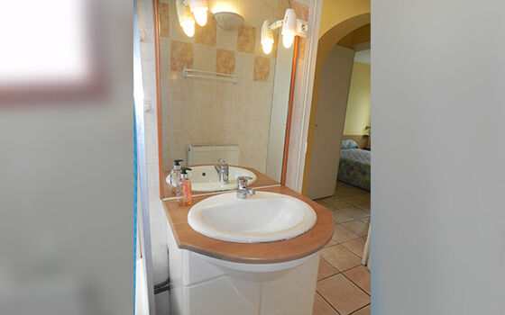 salledebain2-llodra-argelesgazost-HautesPyrenees