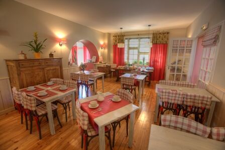 sallepetitdejeuner-hotelbonrepos-jarno-argelesgazost-HautesPyrenees.jpg