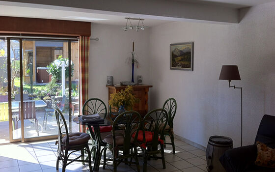salon3-blanc-argelesgazost-HautesPyrenees