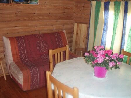 salonchaletbois-campingsoleildupibeste-agosvidalos-HautesPyrenees.jpg